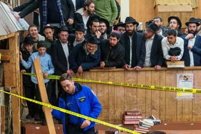 Illegal Tunnel beneath Synagogue Sparks Clashes between NYPD Cops, Worshippers; 10 Arrested