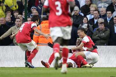 Arsenal gun down Manchester City 3-0