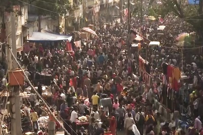 Diwali Shoppers Leave India Anxious As Markets from Delhi to Chennai See Huge Crowds; Covid Norms Up in Air