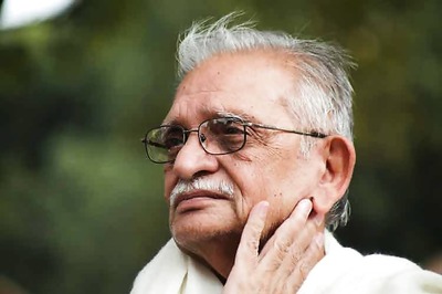 My country and I are safe: Gulzar supports JNU students' voice of dissent