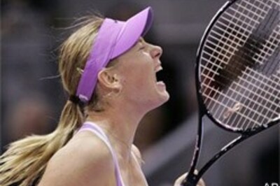 Sharapova cruises into third round