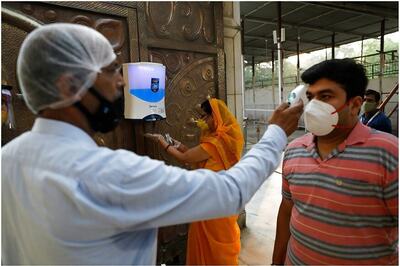 'There Can't be Guidelines Contrary to Centre': SC Raps Noida DM Over Institutional Quarantine Rule, Seeks Reply from UP Govt