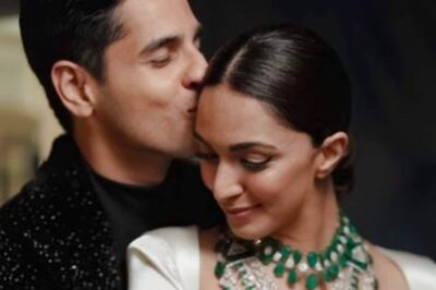 Kiara Advani, Sidharth Malhotra Cannot Keep Their Hands Off Each Other In Unseen Reception Pics