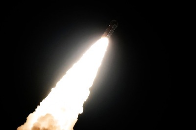 Man on Moon Again? NASA's Lunar Rocket Blasts Off 50 Yrs After Apollo | All About Artemis Mission