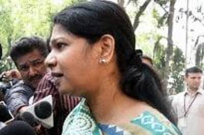  LS polls: Kanimozhi attacks Jayalalithaa