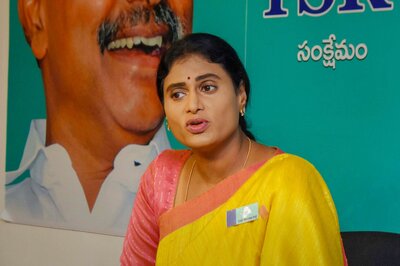 YS Sharmila, Jagan Reddy’s Sister, Likely to Join Congress in Andhra Pradesh on January 4, Say Sources