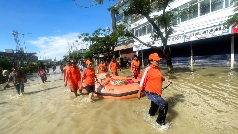 Poisonous Snakes & Waters: NDRF Personnel Risking Own Lives in Cachar, Says Senior Official as Floods Batter Assam