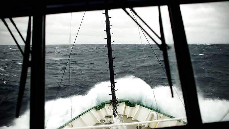 8-Floor Tall Monster Ocean Wave Sets Southern Hemisphere Record
