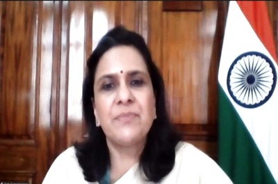 Indian Envoy in UK Hails Indian Diaspora 'Loving Bridge' on Independence Day