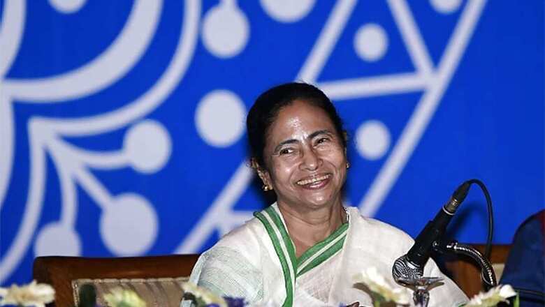 Janmashatami 2018: Mamata Banerjee Greets People on Occasion of Lord Krishna's Birthday
