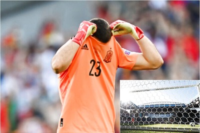 Euro 2020: Twitter Reacts to Spain Goalkeeper Unai Simon's Bizarre Blunder Against Croatia