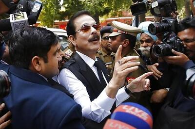 SC denies bail to Subrata Roy, insists that Sahara should pay Rs 10,000 crore to SEBI