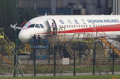 China Plane Makes Emergency Landing After Window Cracks