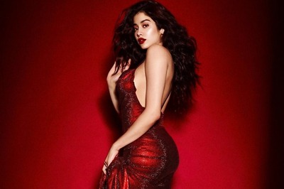 Janhvi Kapoor Glams Up In Red Hot Backless Gown, Arjun Kapoor Teases 'Time To Make Merry'