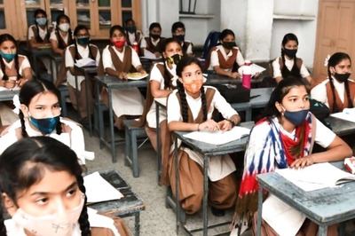37,484 Chairs, 6,246 Desks Ordered for 800 Schools of MCD: Official