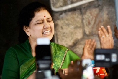 Sasikala threatened Governor, Take Severe Action: AIADMK MP