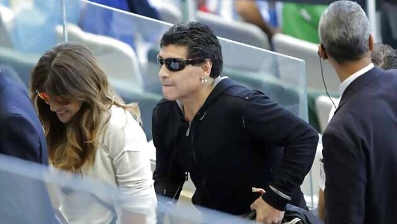 World Cup 2014: Maradona responds to Argentina football chief with 'middle finger'