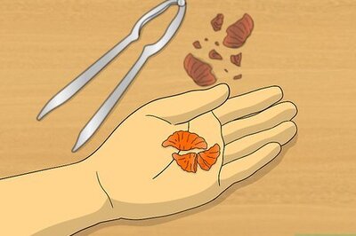 How to Touch Up Scratches on Furniture