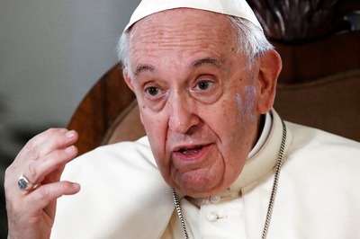 Pope Francis Denies He is Planning to Resign Soon, Gives Details of Knee Condition for the First Time