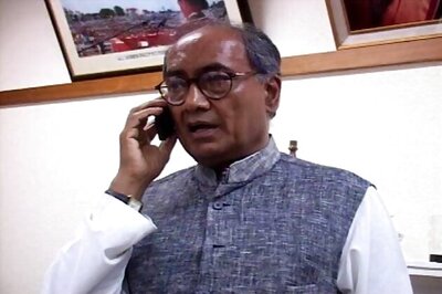 Ramdev, AAP behind India Gate violence: Digvijaya