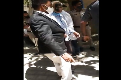 Lawyer Throws Ink at Kannada Writer KS Bhagwan at Bengaluru Court Complex for 'Insulting Hindu Gods'
