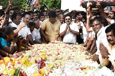 RK Nagar Elects TTV Dinakaran as Jayalalithaa’s ‘True Successor’, Big Blow for EPS-OPS Faction