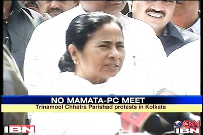 Live: TMC, CPM cadre clash at Presidency University