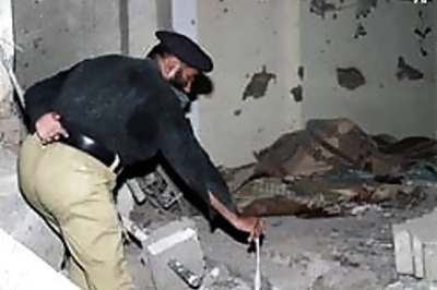 Blast in Pakistan mosque, four killed