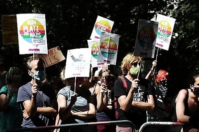 Thousands march in Berlin against coronavirus curbs