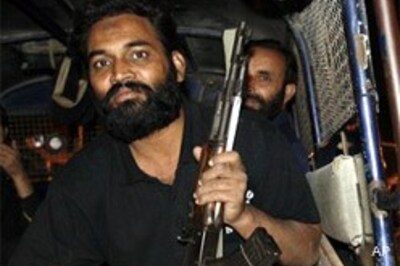 Bullet-proof Merc, chopper for Benazir; cops in a tizzy