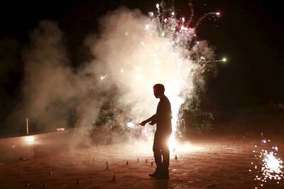 Delhi Bans Firecrackers as Covid Cases See Rapid Spike Due to Festive Season Laxity & Pollution