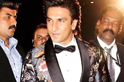 Bow-tie, embroidered jacket; Ranveer's unusual look at Filmfare Awards