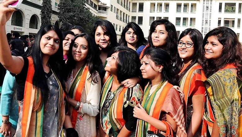 Delhi University Students Approach DCW Over Notice Banning Selfies, Combing