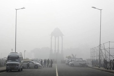 Smog chokes cities; 'hazardous' air pollution levels in Delhi, 'Orange' alert in Beijing