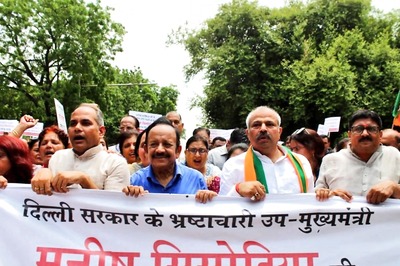Delhi BJP Stages Protest Near Arvind Kejriwal's Residence Against Excise Policy