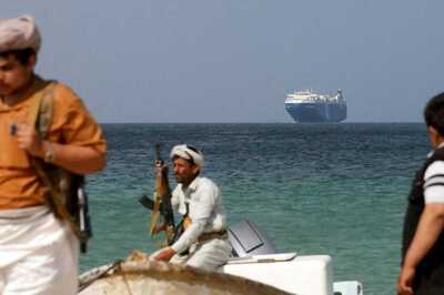 Houthi Rebels Fire Missile at US Warship in Red Sea in First Attack After Yemen Strikes