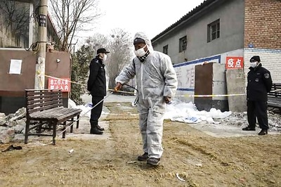 Hong Kong confirms first death from H7N9 bird flu