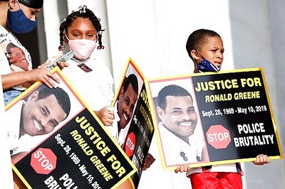 Black Man's Family Views Graphic Video Of In-custody Death