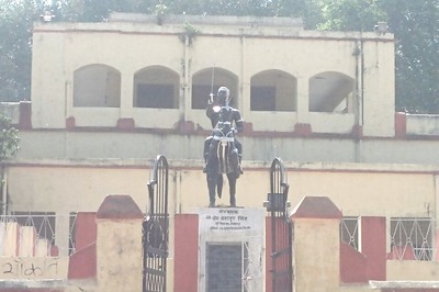 Ignored by political parties and leaders, Babu Kunwar Singh's fort in Jagdishpur hopes for better days