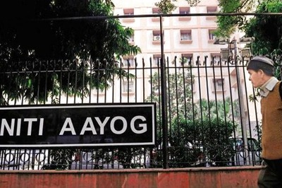 NITI Aayog For Expanding Public Fleet, Highways Network, Passage of Motor Vehicles Bill