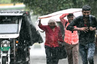 Red Alert In Delhi Amid Predictions of Heavy Rain Till Aug 5, Warning Issued In Himachal, Odisha