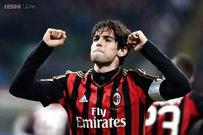 Balotelli, Kaka lead Milan to 3-0 win over Chievo