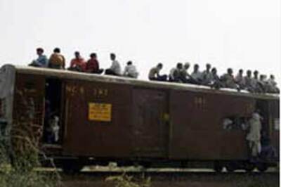 Bride among 15 killed as train rams into car in Orissa