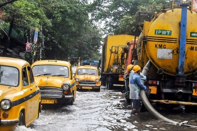 Heavy Rain Triggered by Cyclone Jawad Leaves Streets in Kolkata, Its Neighbourhood Waterlogged