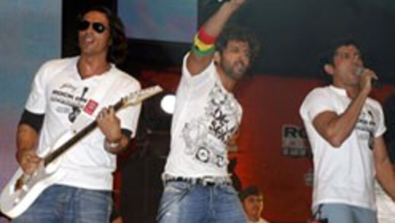 Images: SRK, Saif Rock On for a cause