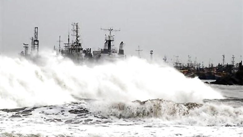 Odisha: Railway signal, high-tension towers, platforms damaged due to cyclone Phailin