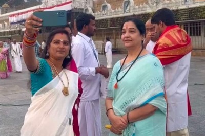 Veteran Telugu Actress Jayalalitha Visits Tirupati Temple In Andhra Pradesh