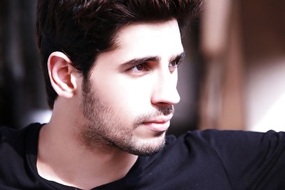 'Baar Baar Dekho' is not a time travel or science fiction, says Sidharth Malhotra