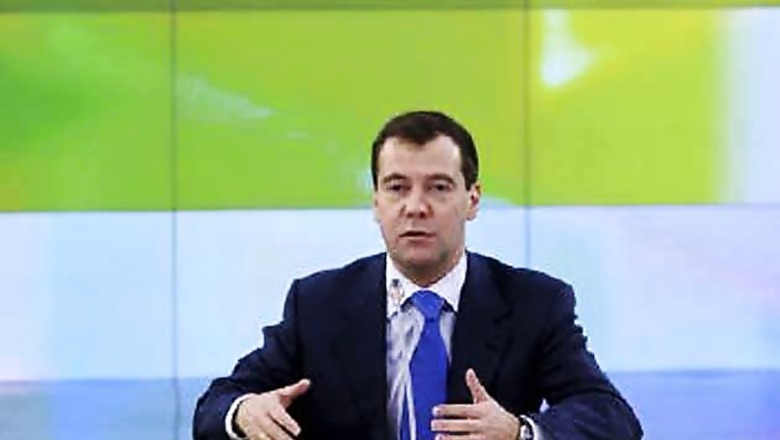 Smoking ban will save 200,000 lives a year: Medvedev