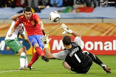 Villa's goal takes Spain to WC quarterfinals